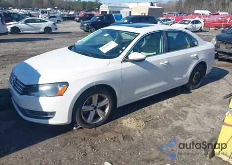 2012 Volkswagen Passat 2.5L Se z USA, uszkodzony, nr VIN 1VWBP7A35CC084614